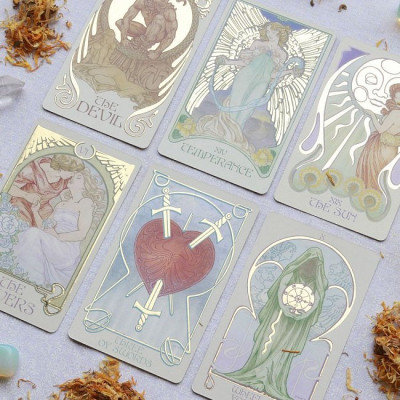 Карты Таро Эфирных видений: Подсвеченная Колода - The Ethereal Visions: An Illuminated Tarot Deck