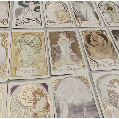 Карты Таро Эфирных видений: Подсвеченная Колода - The Ethereal Visions: An Illuminated Tarot Deck