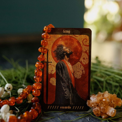 Карти Таро Бурштиновий Місяць (Amber Moon Tarot)